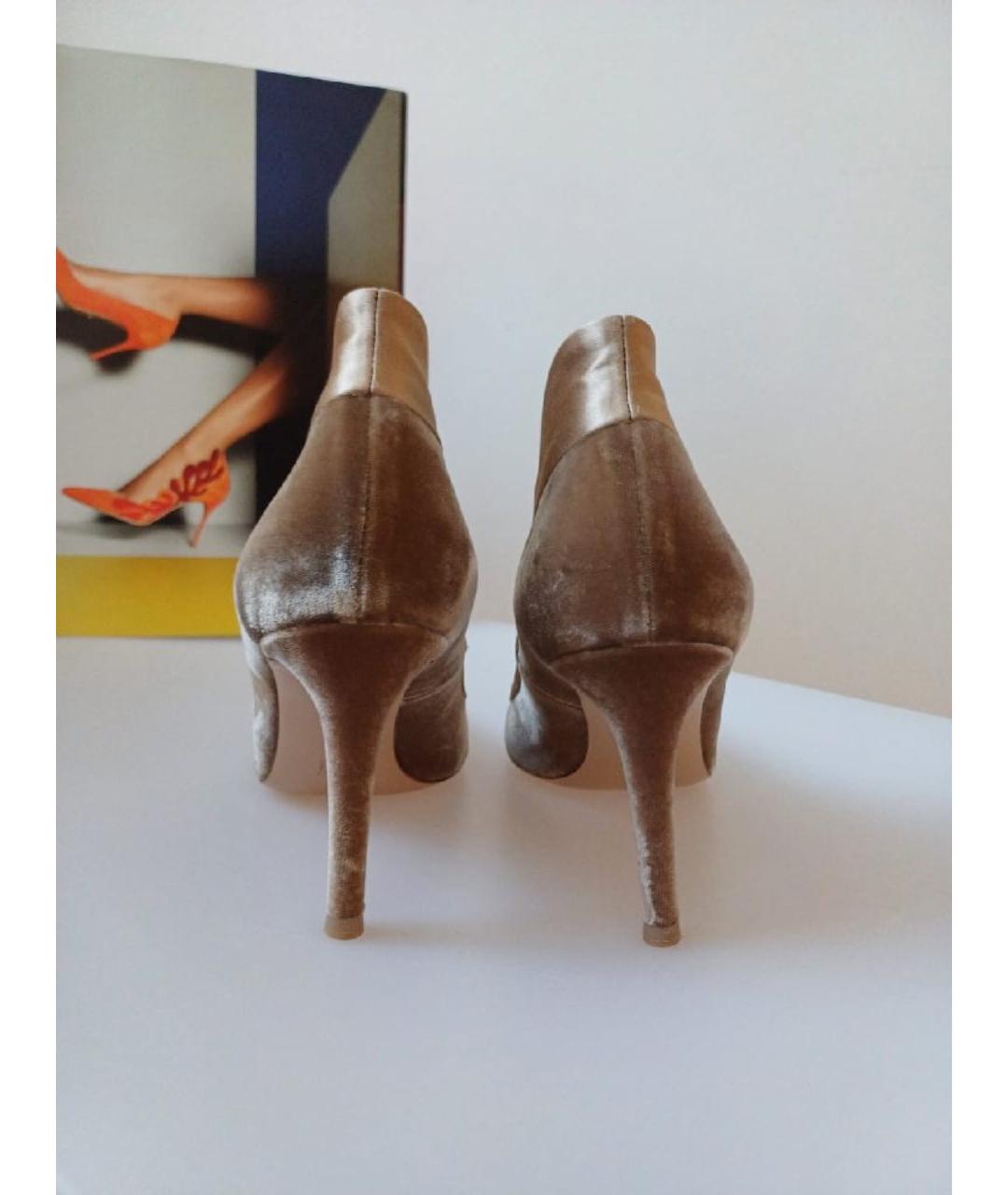 GIANVITO ROSSI Коричневые бархатные туфли, фото 7