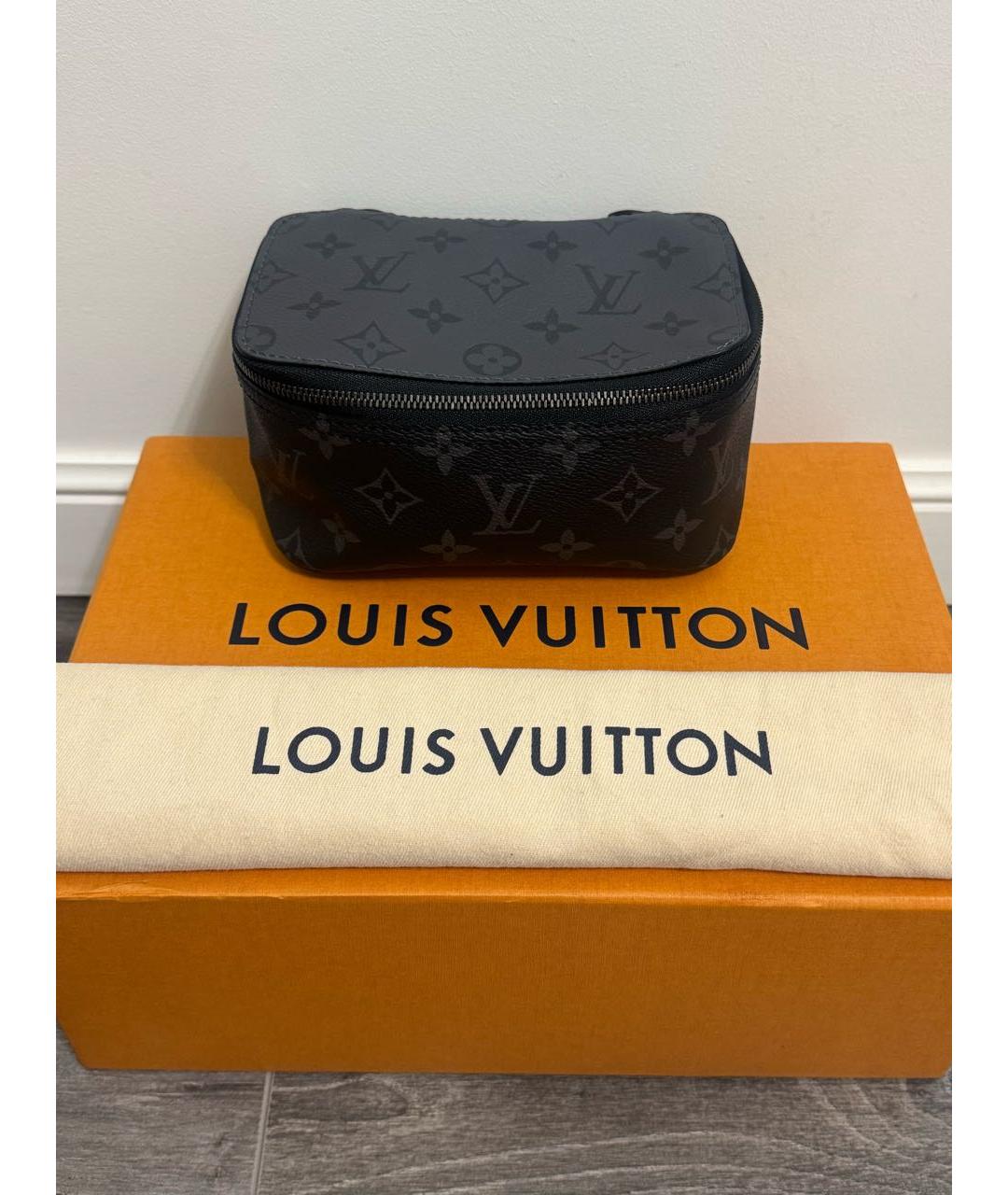 LOUIS VUITTON Черная барсетка, фото 9