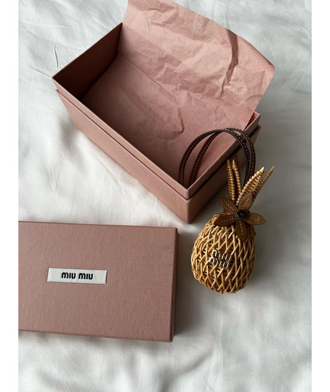 MIU MIU Бежевый брелок, фото 2