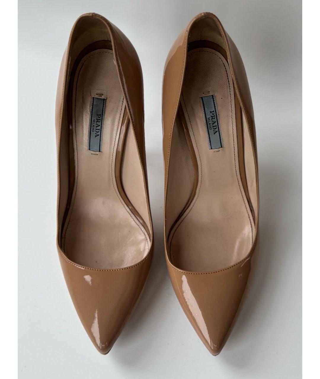 PRADA Бежевые туфли из лакированной кожи, фото 5