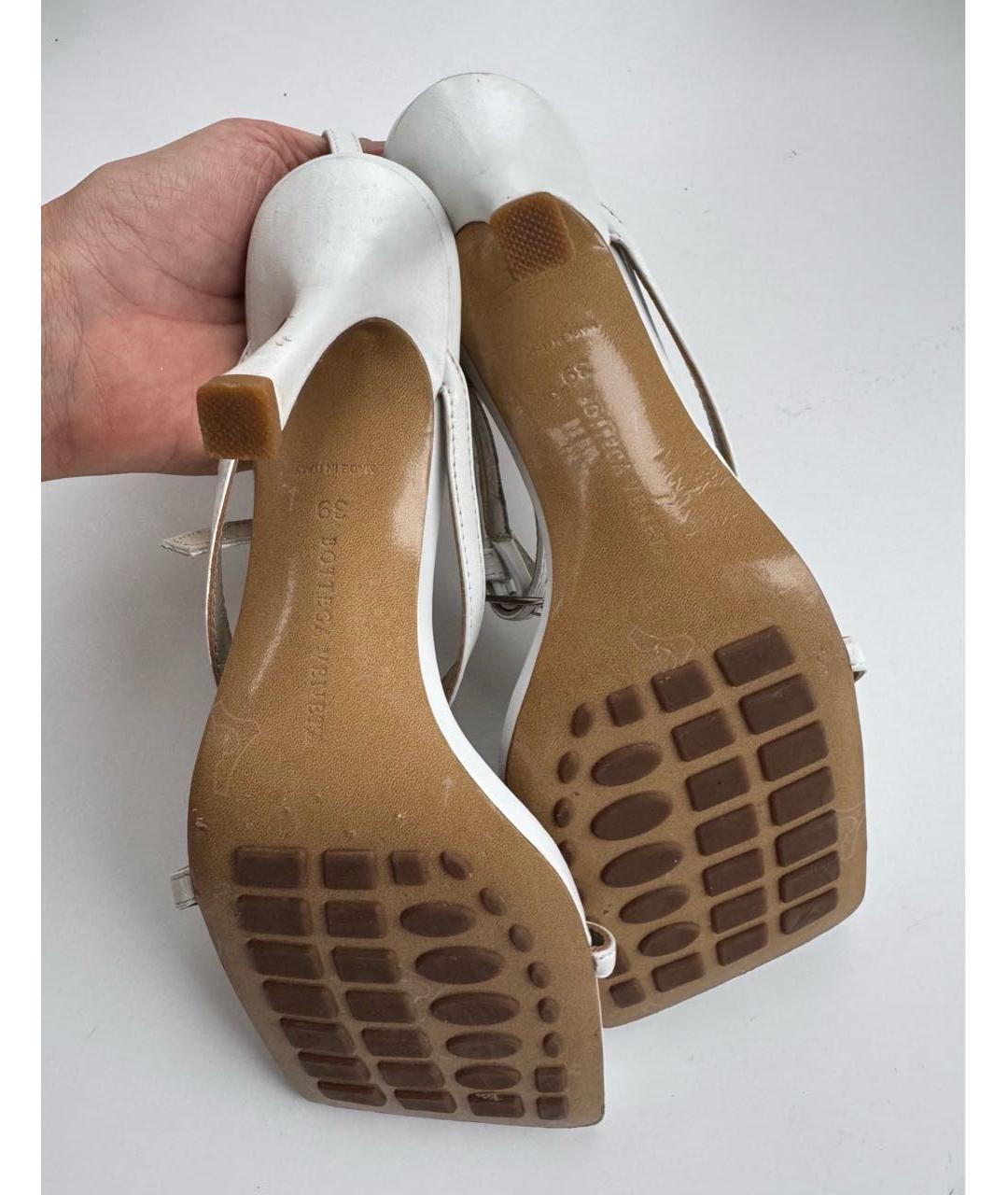 BOTTEGA VENETA Белые кожаные босоножки, фото 7