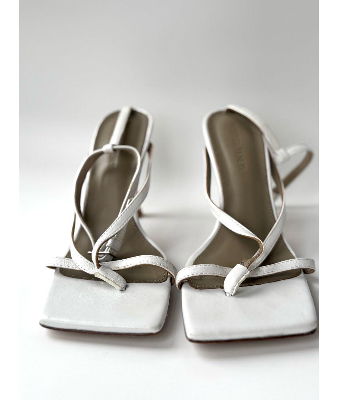 BOTTEGA VENETA Белые кожаные босоножки, фото 2