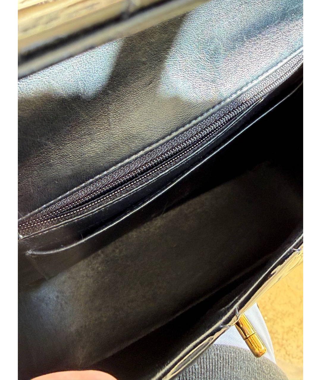 CHANEL Черная сумка с короткими ручками из лакированной кожи, фото 6