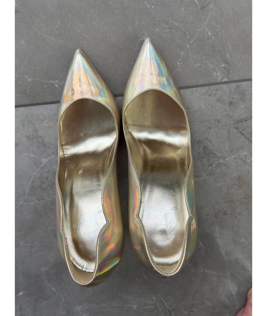 CHRISTIAN LOUBOUTIN Золотые туфли из лакированной кожи, фото 3