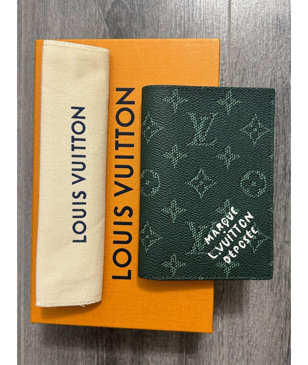 LOUIS VUITTON Зеленый кошелек, фото 8