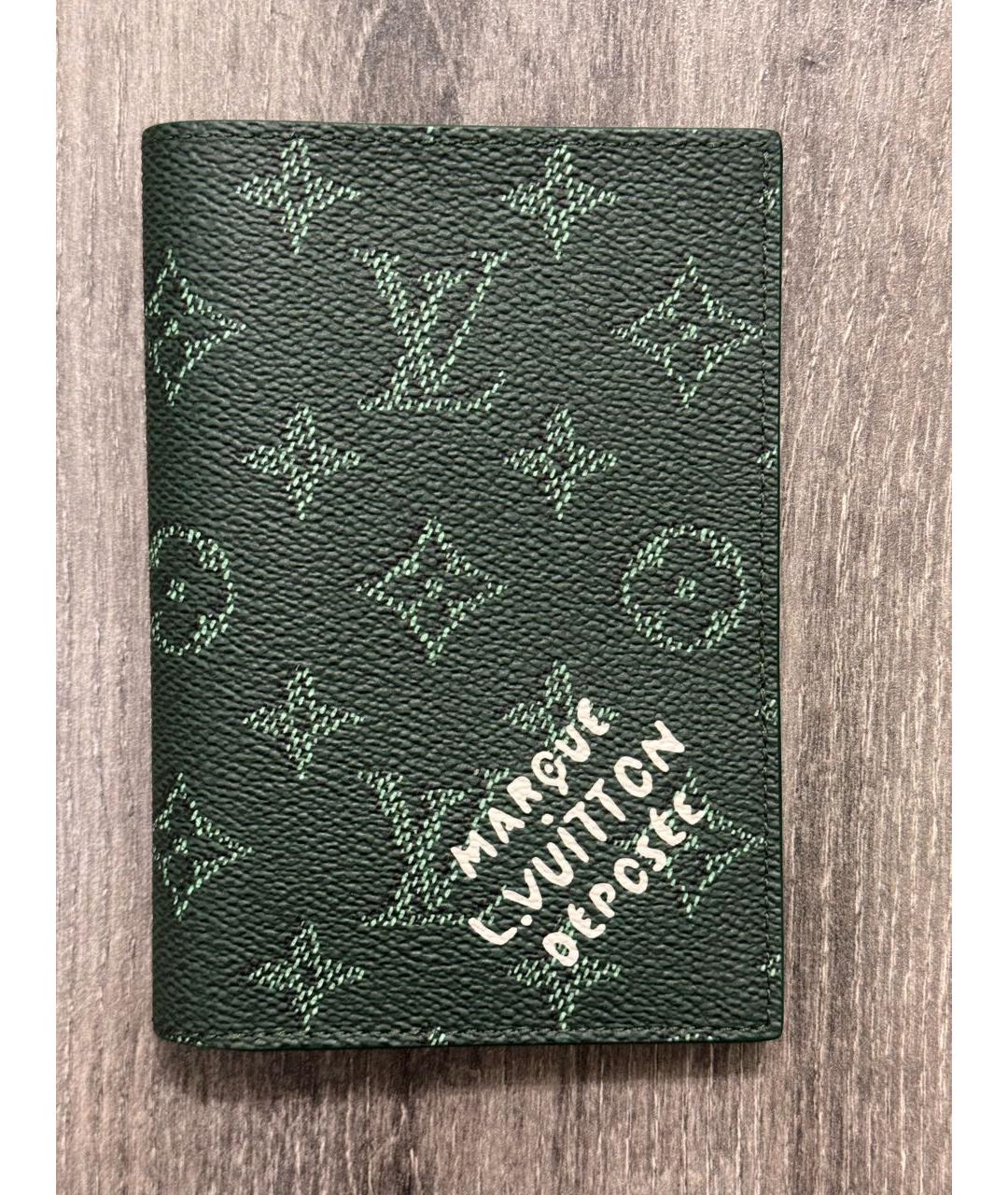 LOUIS VUITTON Зеленый кошелек, фото 9