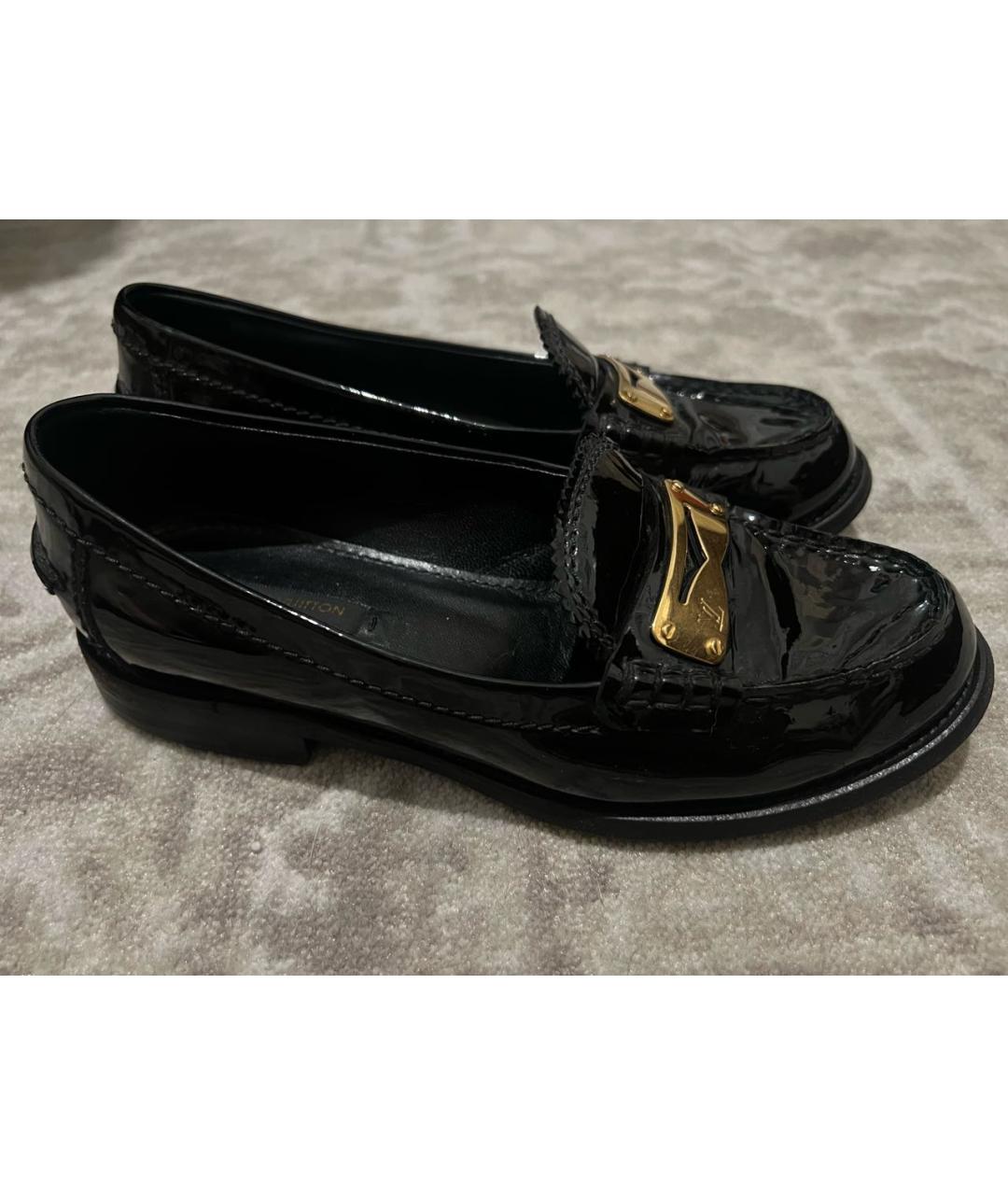 LOUIS VUITTON Черные лоферы из лакированной кожи, фото 9