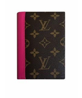 LOUIS VUITTON Обложка/футляр
