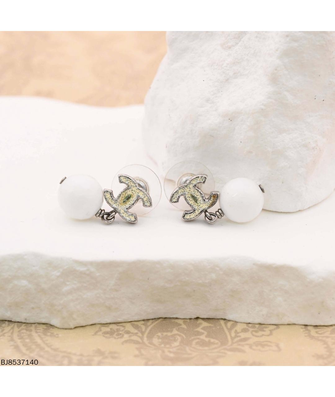 CHANEL Белые металлические серьги, фото 7