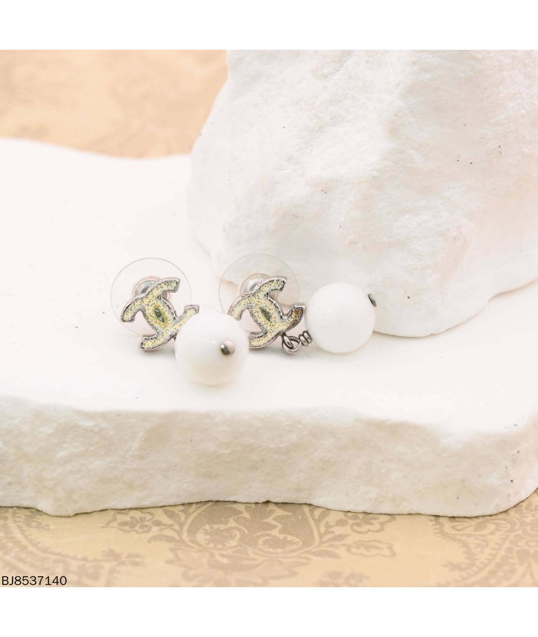 CHANEL Белые металлические серьги, фото 2