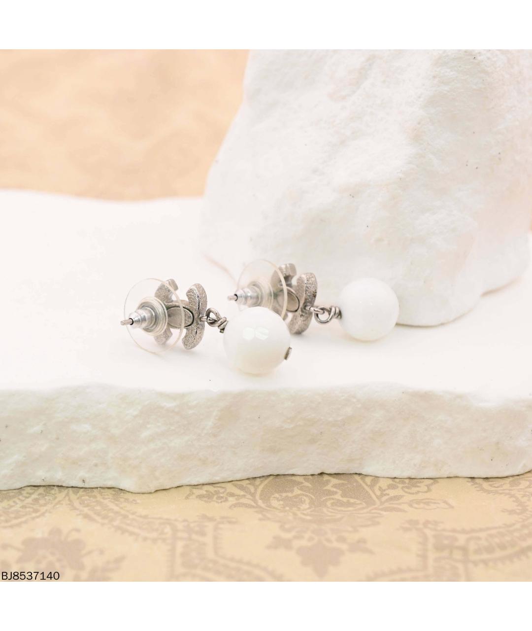 CHANEL Белые металлические серьги, фото 3