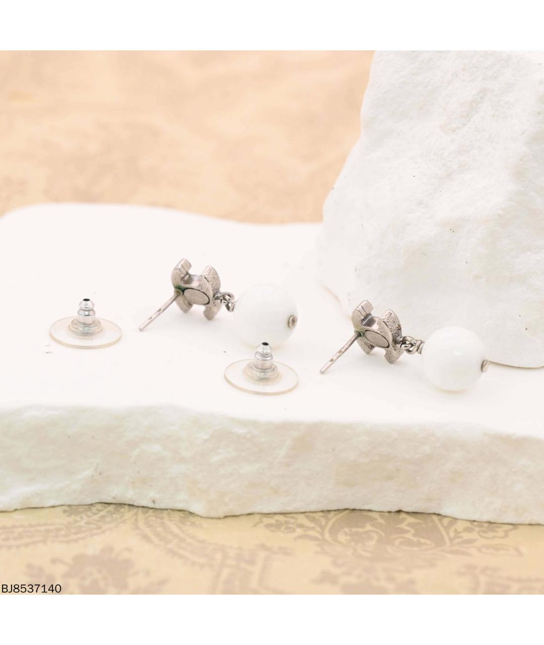 CHANEL Белые металлические серьги, фото 5