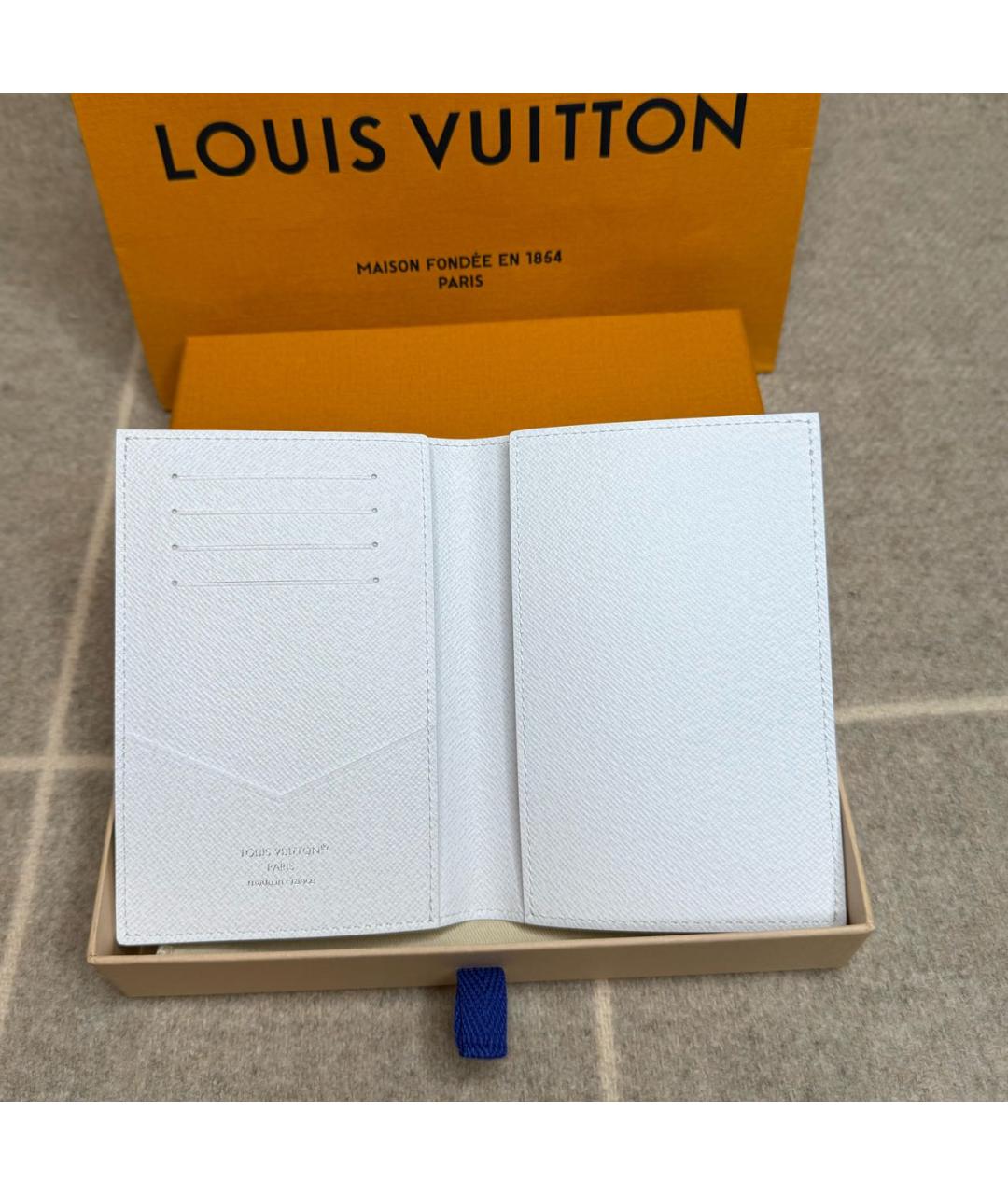 LOUIS VUITTON Белая кожаная визитница, фото 4