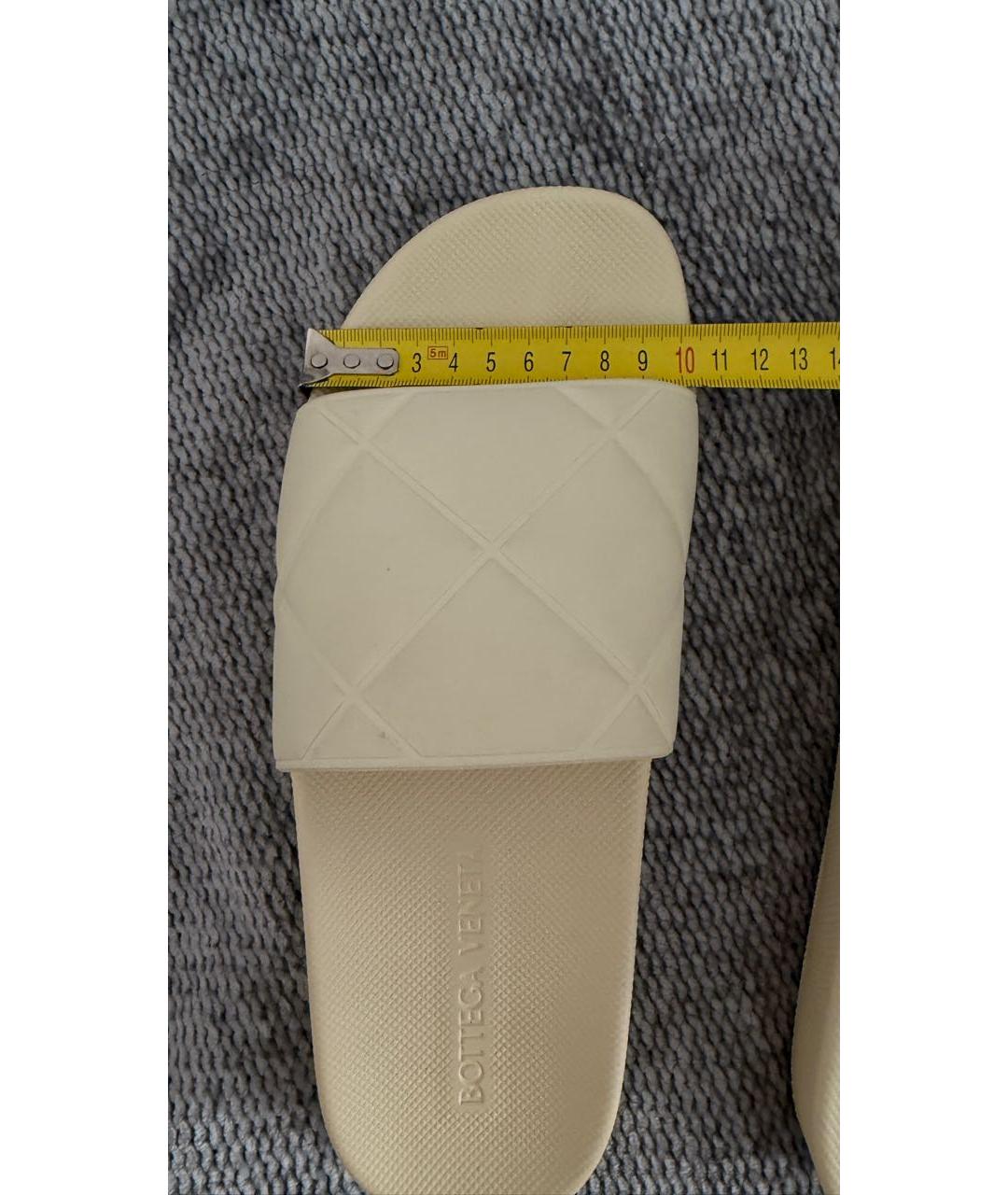 BOTTEGA VENETA Бежевые резиновые шлепанцы, фото 7