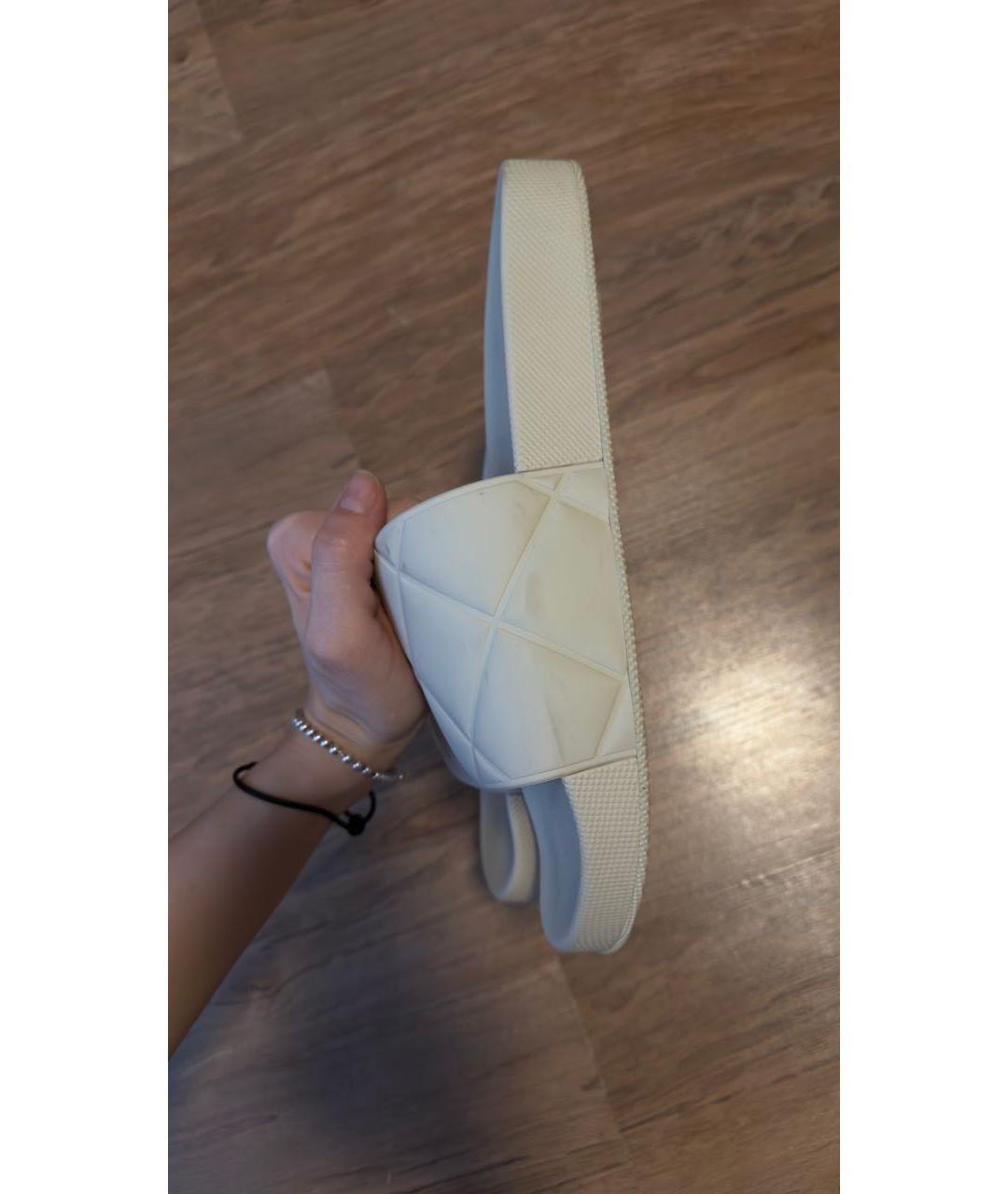 BOTTEGA VENETA Бежевые резиновые шлепанцы, фото 8