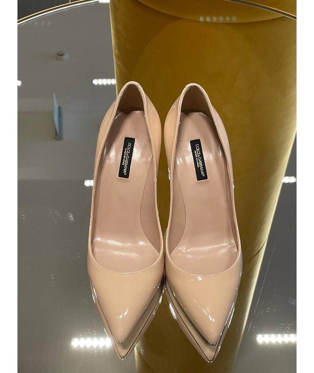 DOLCE&GABBANA Бежевые туфли из лакированной кожи, фото 3