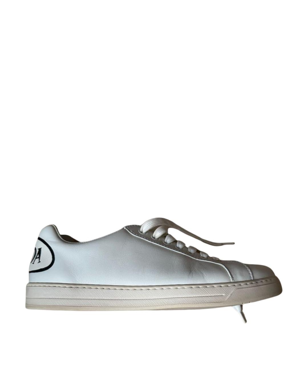 PRADA Белые кожаные низкие кроссовки / кеды, фото 1