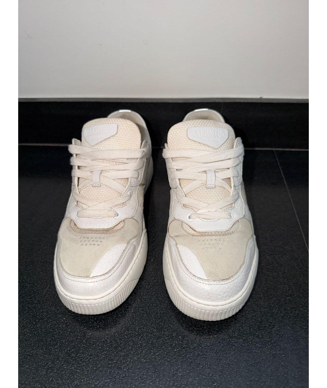 VALENTINO Белые кожаные низкие кроссовки / кеды, фото 2