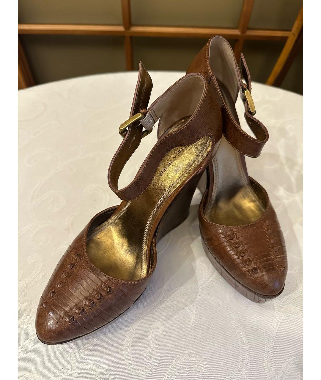 BOTTEGA VENETA Коричневые кожаные босоножки, фото 6