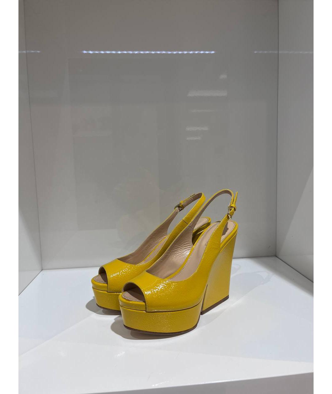 SERGIO ROSSI Желтые кожаные босоножки, фото 4