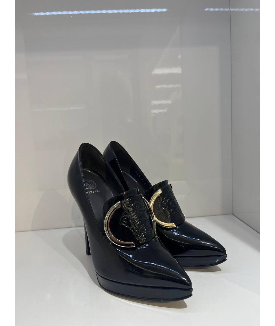 VERSACE Черные туфли из лакированной кожи, фото 2