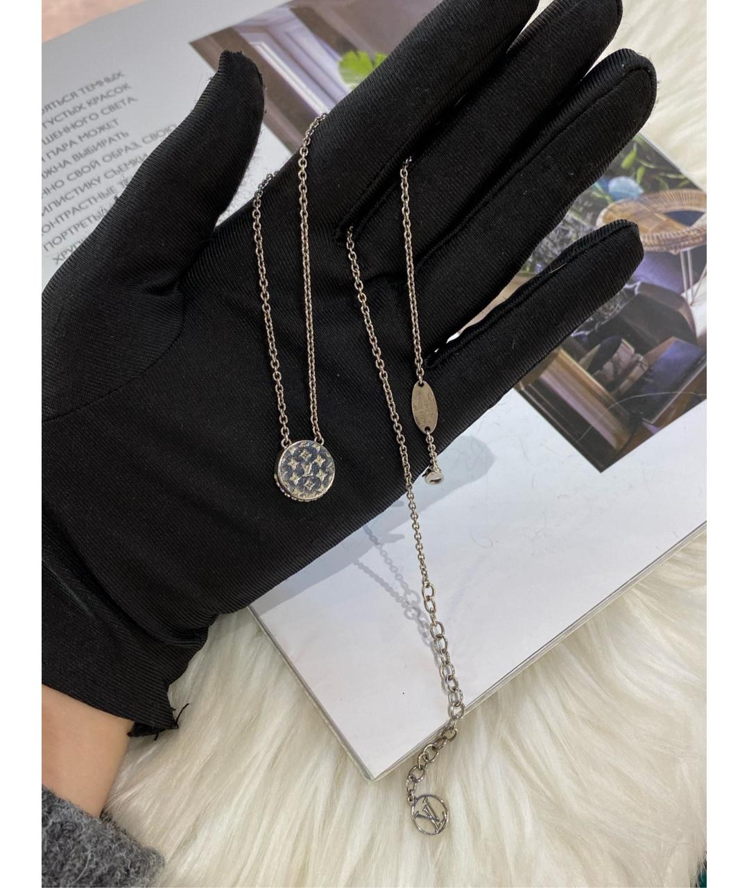 LOUIS VUITTON Серебряная металлическая подвеска, фото 3