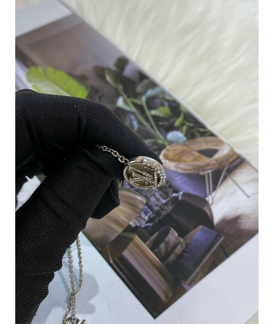 LOUIS VUITTON Серебряная металлическая подвеска, фото 6