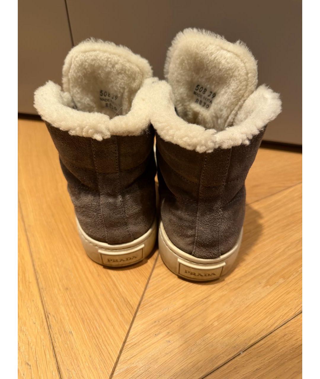 PRADA Серые замшевые ботинки, фото 4