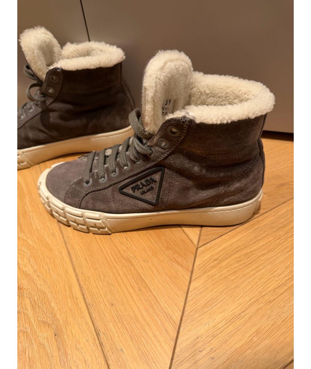 PRADA Серые замшевые ботинки, фото 5