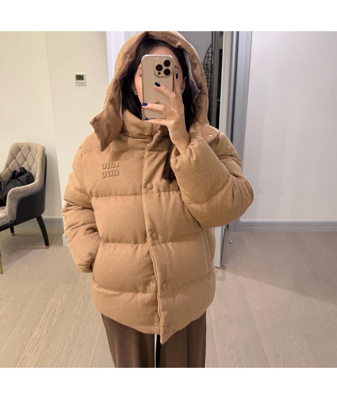 MIU MIU Бежевый пуховик, фото 5