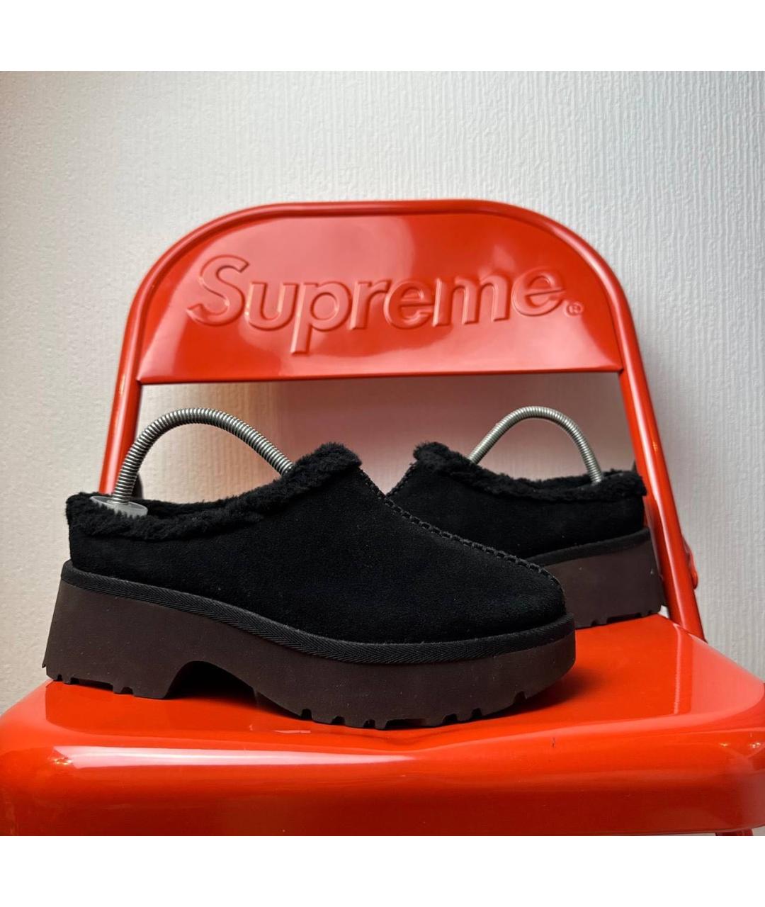 UGG AUSTRALIA Черные замшевые сабо, фото 6