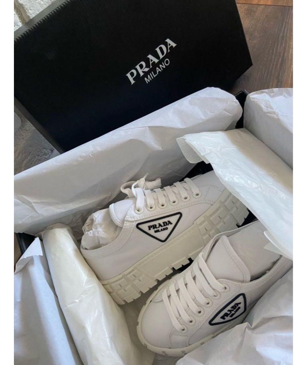 PRADA Белые текстильные кеды, фото 5
