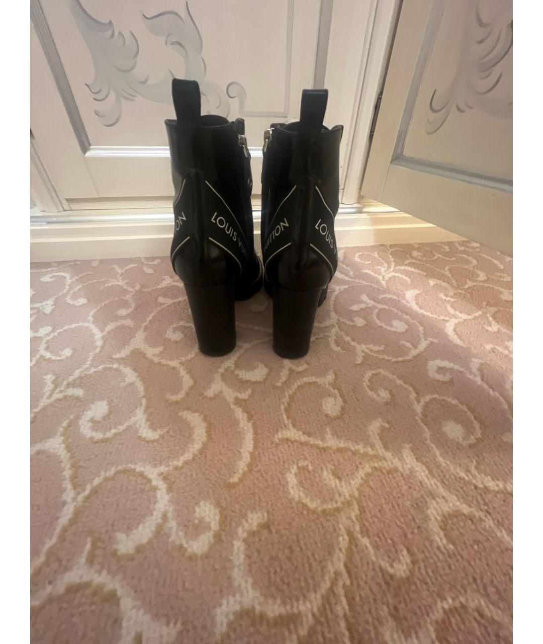 LOUIS VUITTON Черные ботильоны из лакированной кожи, фото 4