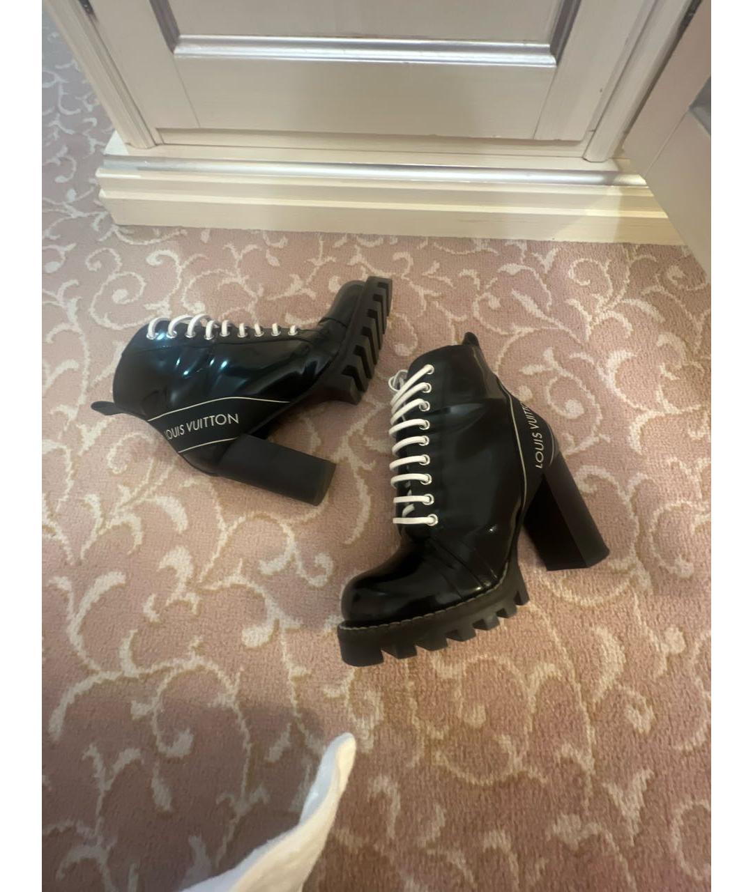 LOUIS VUITTON Черные ботильоны из лакированной кожи, фото 6