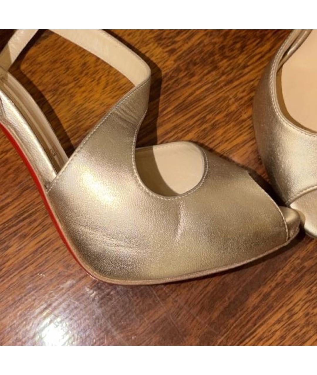 CHRISTIAN LOUBOUTIN Золотые кожаные босоножки, фото 3