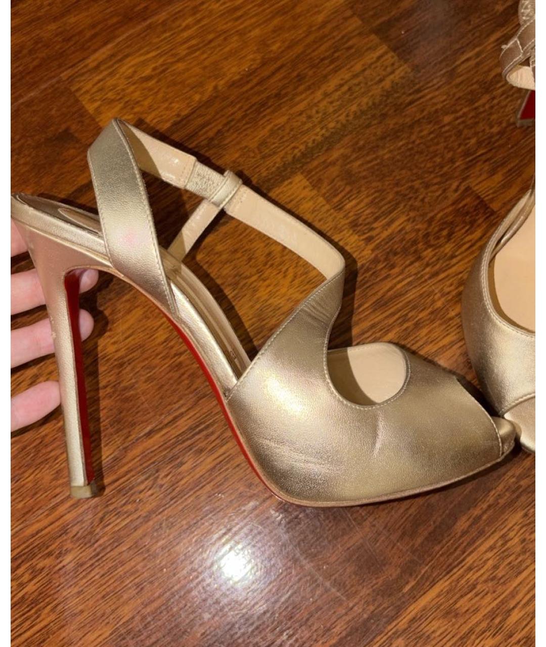 CHRISTIAN LOUBOUTIN Золотые кожаные босоножки, фото 5