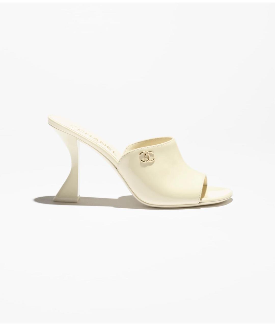 CHANEL Бежевые мюли из лакированной кожи, фото 4