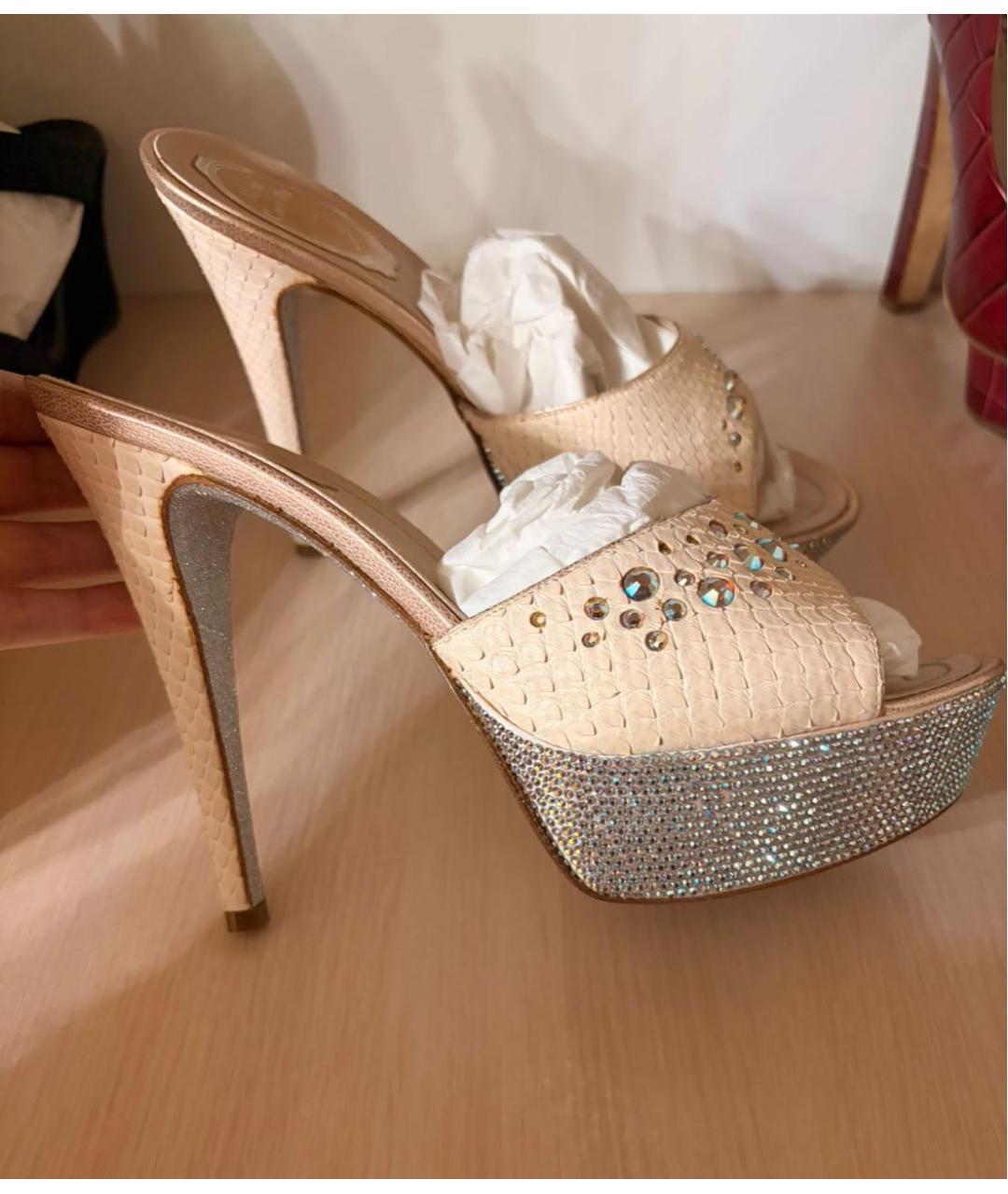 RENE CAOVILLA Бежевые мюли из экзотической кожи, фото 5
