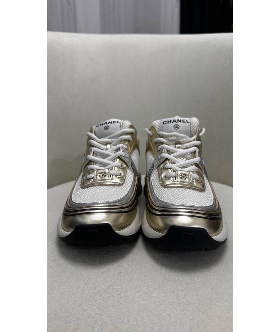 CHANEL Золотые текстильные кроссовки, фото 2