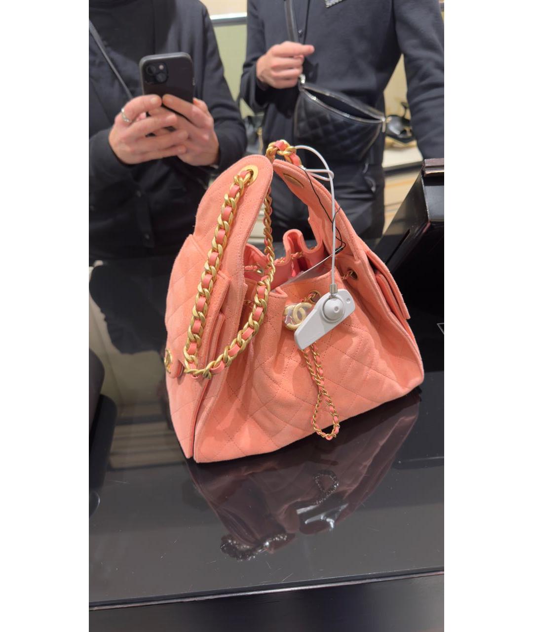 CHANEL Коралловая замшевая сумка с короткими ручками, фото 4