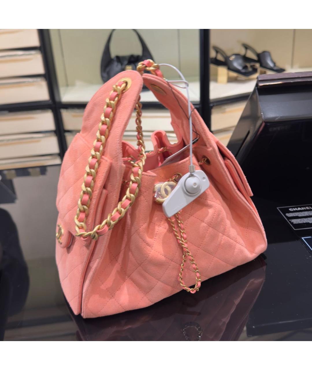 CHANEL Коралловая замшевая сумка с короткими ручками, фото 5