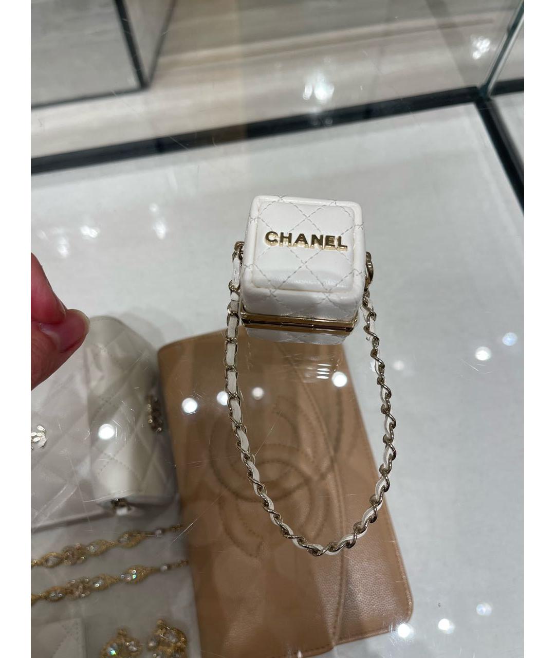 CHANEL Белый брелок, фото 8