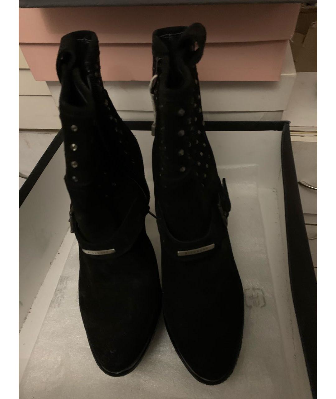 JOHN RICHMOND Черные замшевые ботильоны, фото 3
