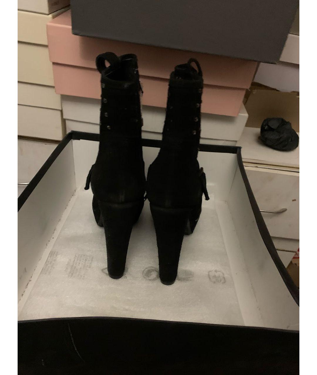 JOHN RICHMOND Черные замшевые ботильоны, фото 4