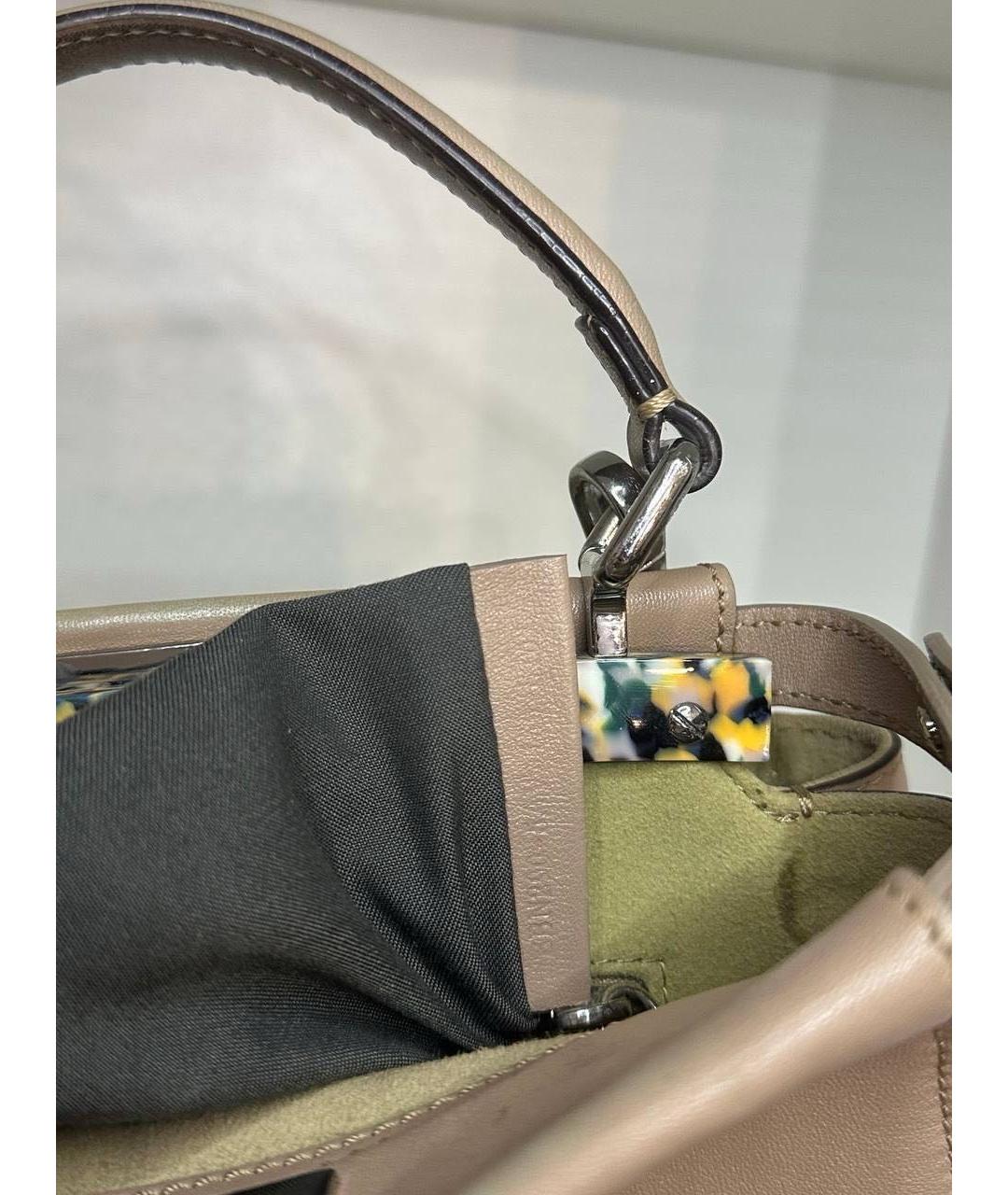 FENDI Бежевая кожаная сумка с короткими ручками, фото 4