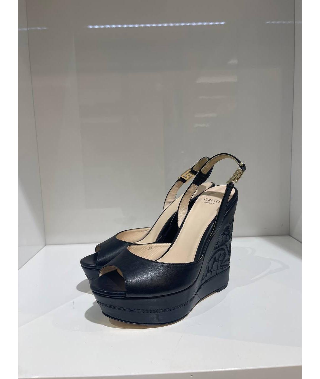 VERSACE Черные кожаные босоножки, фото 2