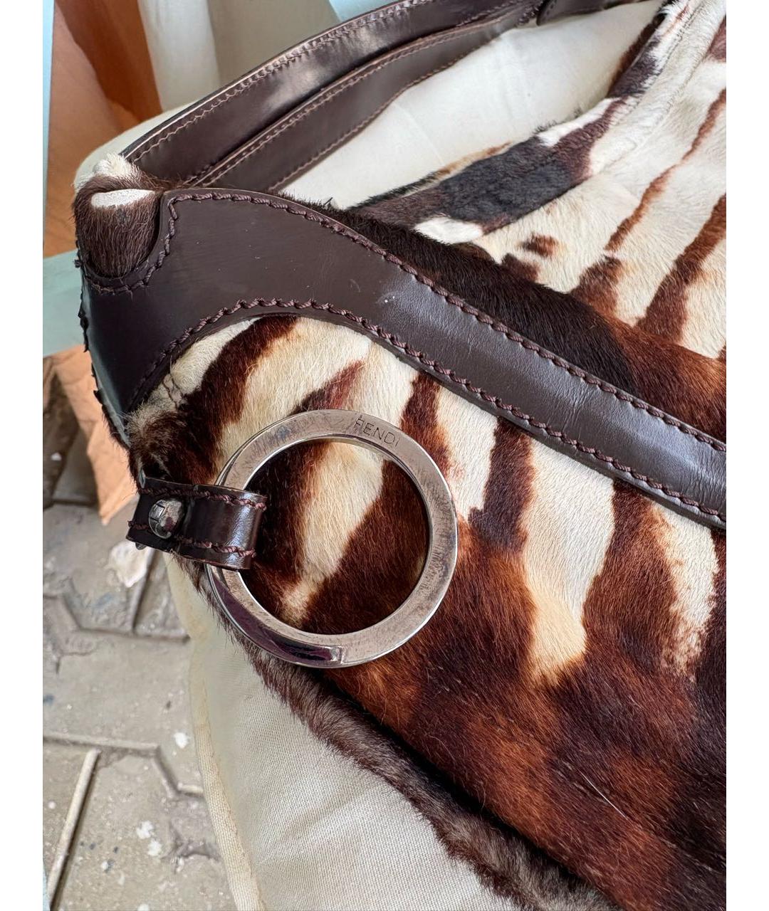 FENDI Белая меховая сумка с короткими ручками, фото 4