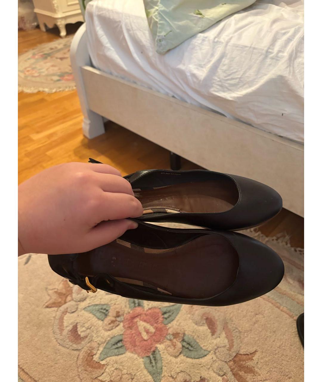 BURBERRY Черные кожаные балетки, фото 2