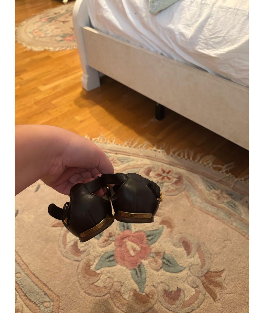 BURBERRY Черные кожаные балетки, фото 3