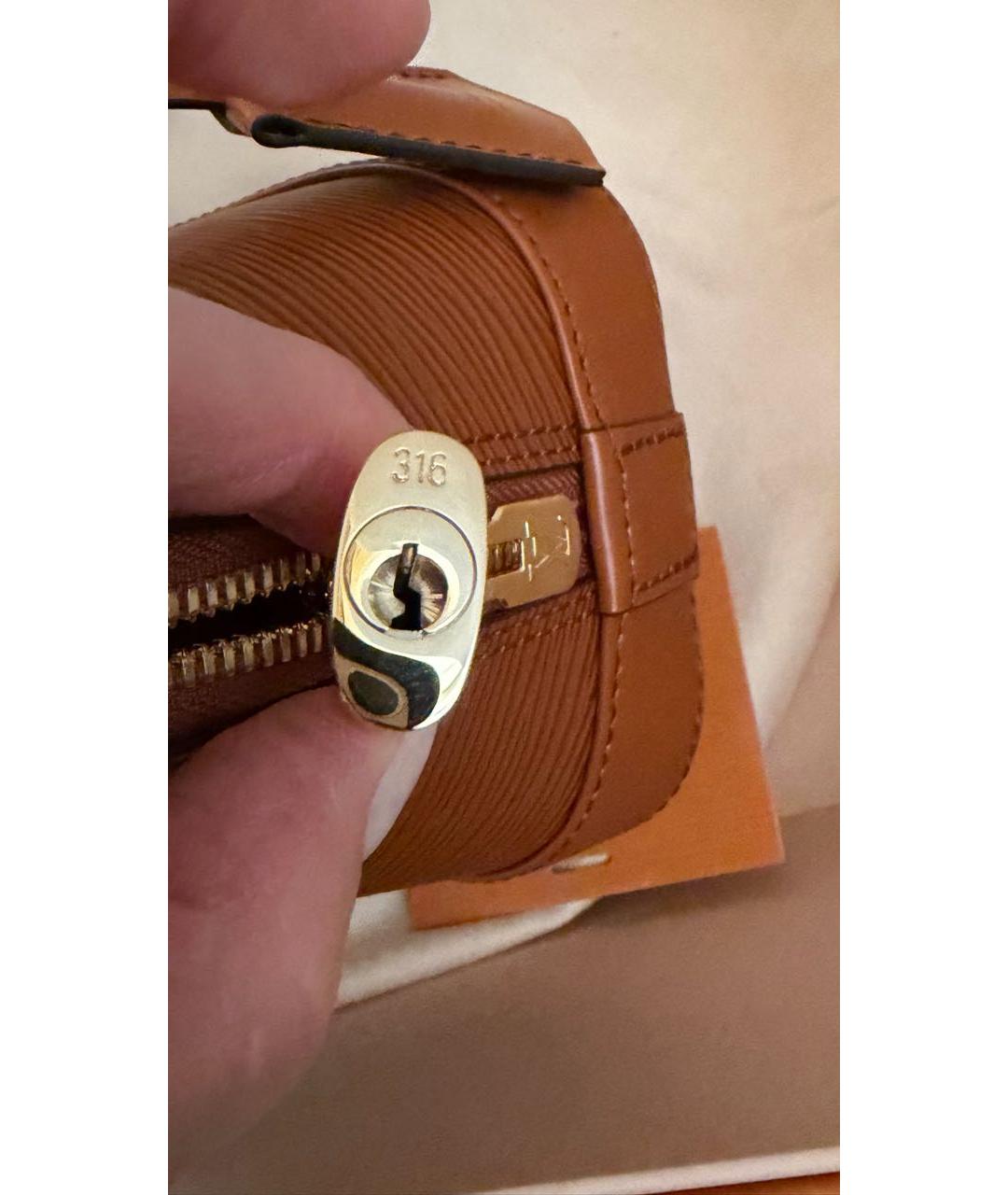 LOUIS VUITTON Коричневая кожаная сумка с короткими ручками, фото 7